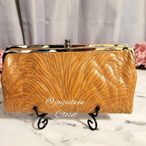 HOBO Int'l Caramel with Patterned Contrast Stitching Leather 'Lauren' Wallet - Picture 8 of 12